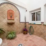 Apartment Cyv -centrally Located 1 Bed 1 Bath Near The
