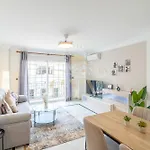 Cyv -centrally Located 1 Bed 1 Bath Near The Apartmán