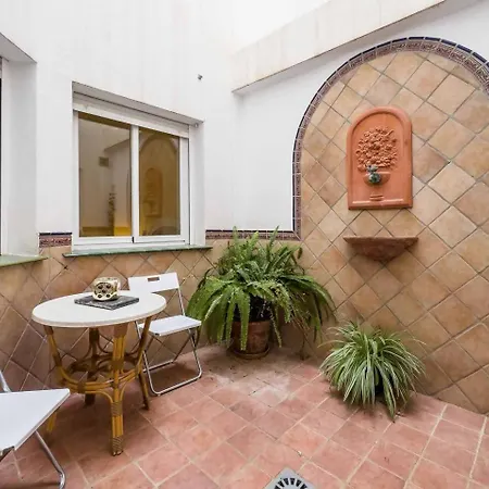 Cyv -centrally Located 1 Bed 1 Bath Near The