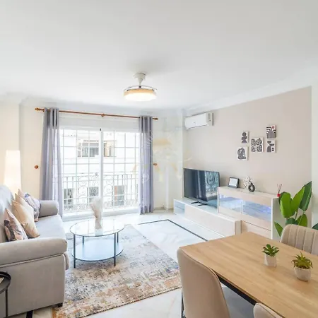 Cyv -centrally Located 1 Bed 1 Bath Near The *