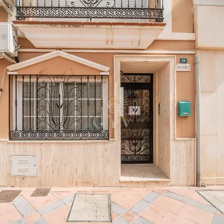 Apartment Cyv -centrally Located 1 Bed 1 Bath Near The *