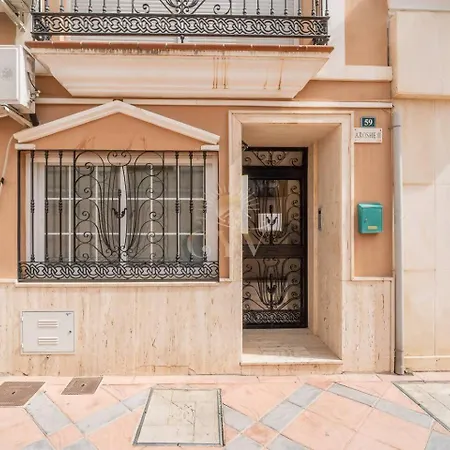 Cyv -centrally Located 1 Bed 1 Bath Near The Apartment