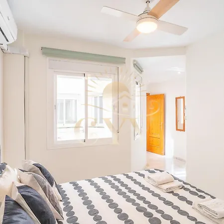 Cyv -centrally Located 1 Bed 1 Bath Near The 公寓