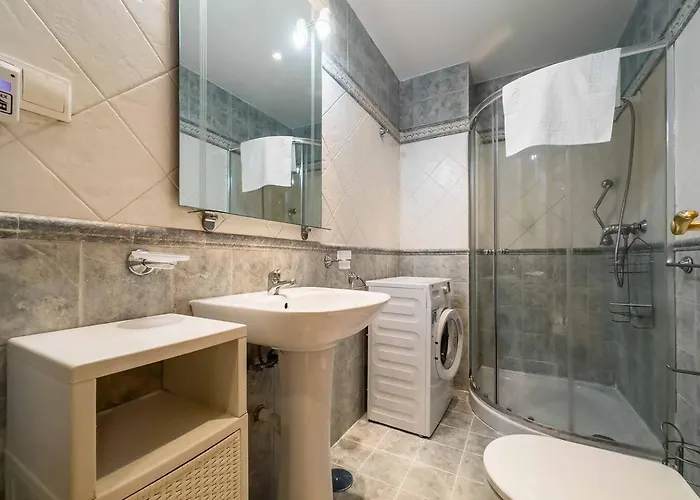 Cyv -centrally Located 1 Bed 1 Bath Near The