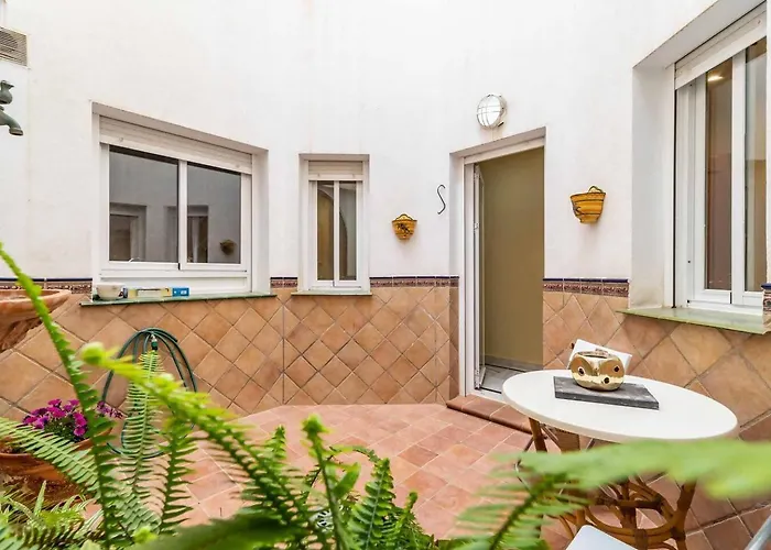 Apartment Cyv -centrally Located 1 Bed 1 Bath Near The