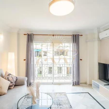 Cyv -centrally Located 1 Bed 1 Bath Near The 아파트 *