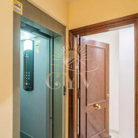 Cyv -centrally Located 1 Bed 1 Bath Near The 아파트